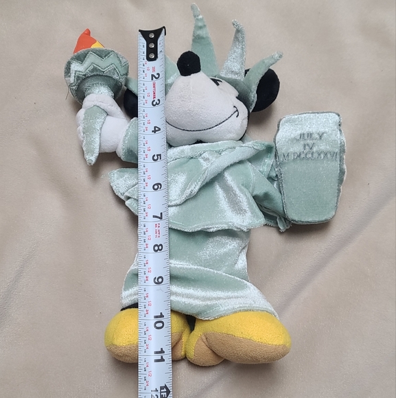 Plush Statue of Liberty Plush, Minnie Mouse, Nyc - Picture 8 of 8